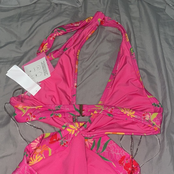 ✨Host Pick✨ Katespade Knot-Front Halter One-Piece Swimsuit - Picture 10 of 10